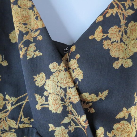 SAINTS & SECRETS - FLORAL RUFFLE MINI DRESS - SIZE 10 - Picture 2 of 9